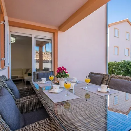 Apartmán With Hot Tub Zupanje, Krk - 27848 Klimno